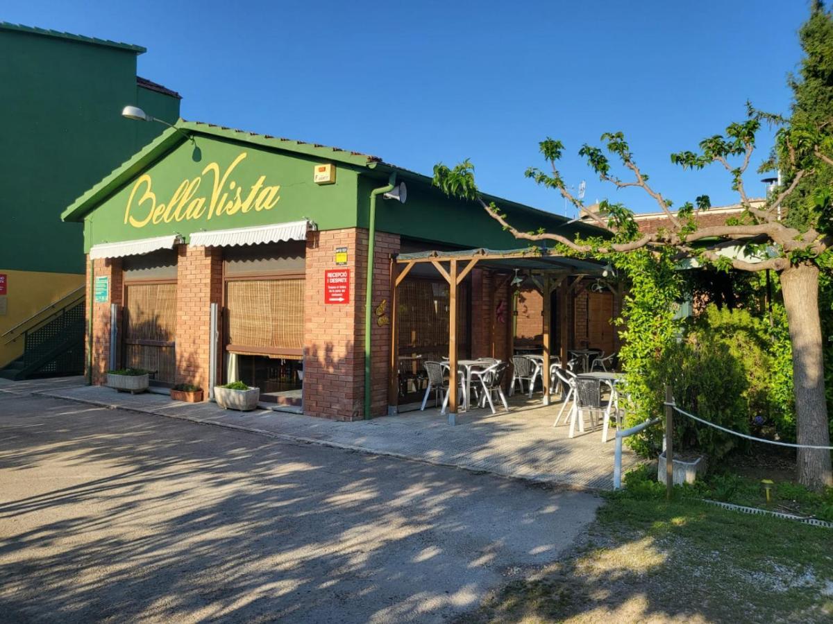 Alberg Restaurant Bellavista Santa Pau Bagian luar foto