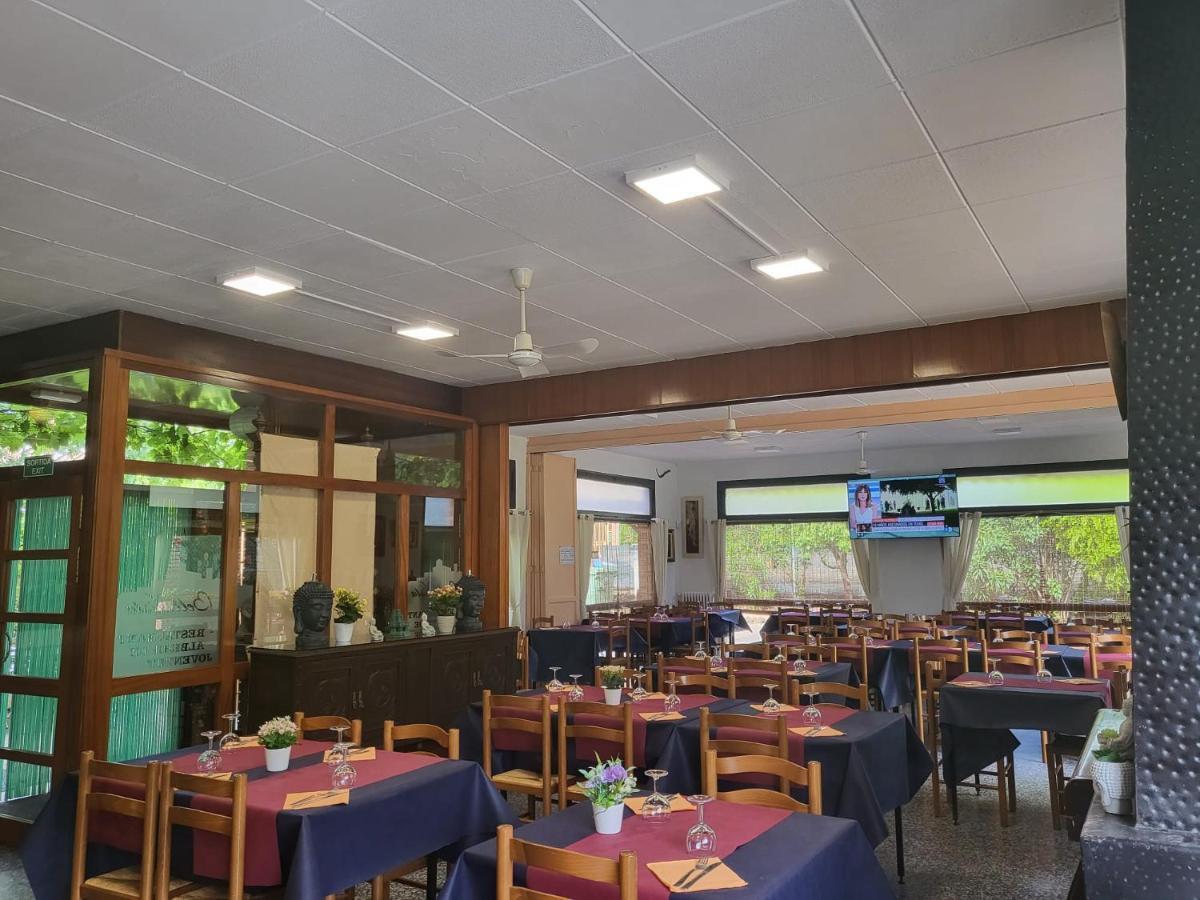 Alberg Restaurant Bellavista Santa Pau Bagian luar foto