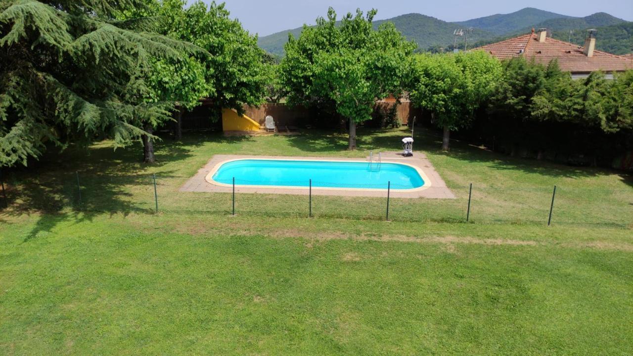 Alberg Restaurant Bellavista Santa Pau Bagian luar foto
