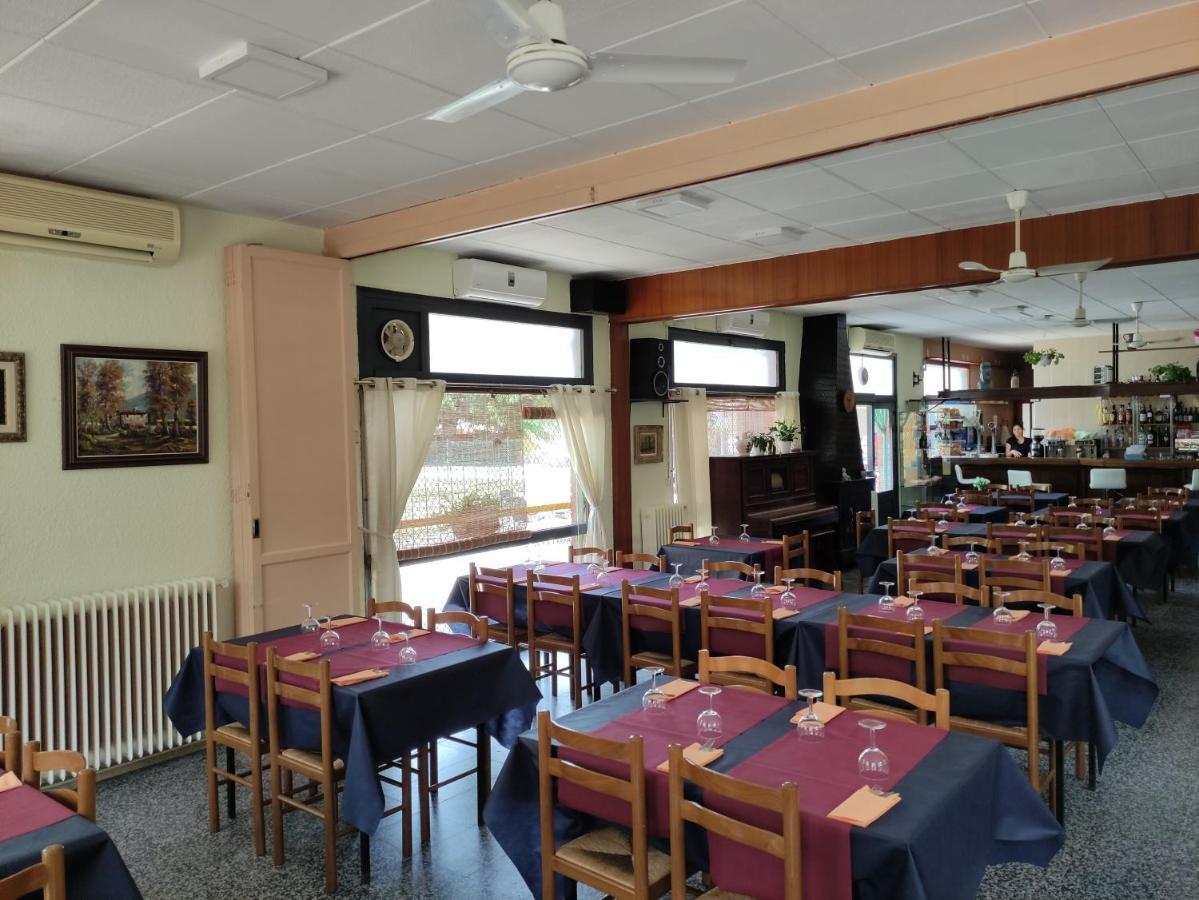 Alberg Restaurant Bellavista Santa Pau Bagian luar foto